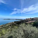 Apartamento Punta Est - Quadri Antares Giardino & Piscina *