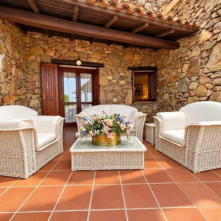 Punta Est - Quadri Antares Giardino & Piscina Apartament