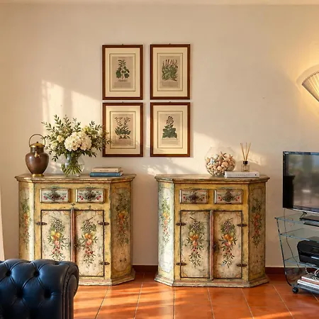 Punta Est - Quadri Antares Giardino & Piscina Apartment